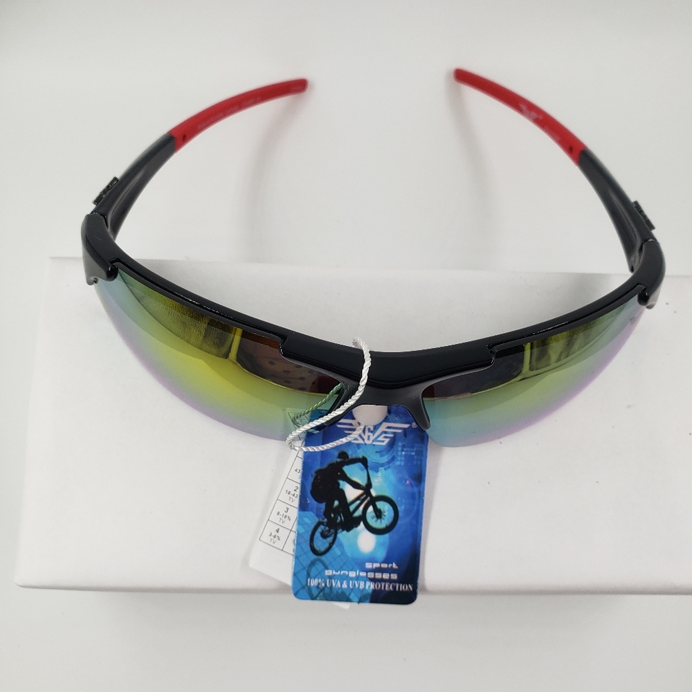 Men's sport sunglasses. Polarized sunglasses.